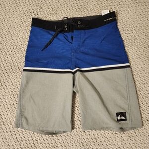 EUC Quicksilver board shorts, sz 27